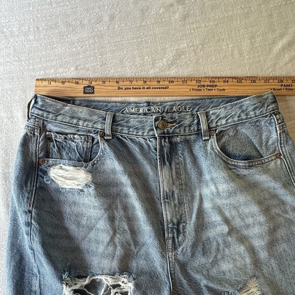 AMERICAN EAGLE Distressed Highest Rise Mom Jean Women's‎ Size 14 Regular - Picture 13 of 13